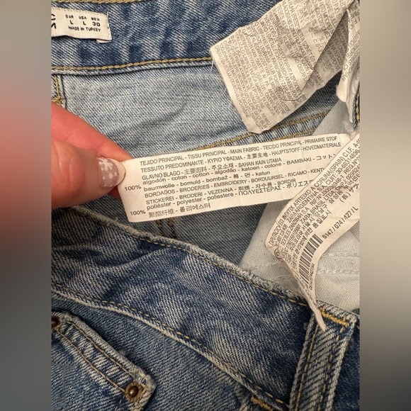 Zara Blue Denim Skirt with Red Floral Embroidery Size Large - Picture 6 of 8